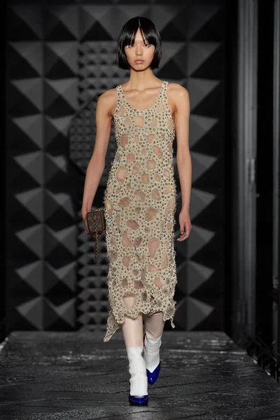 Look 3